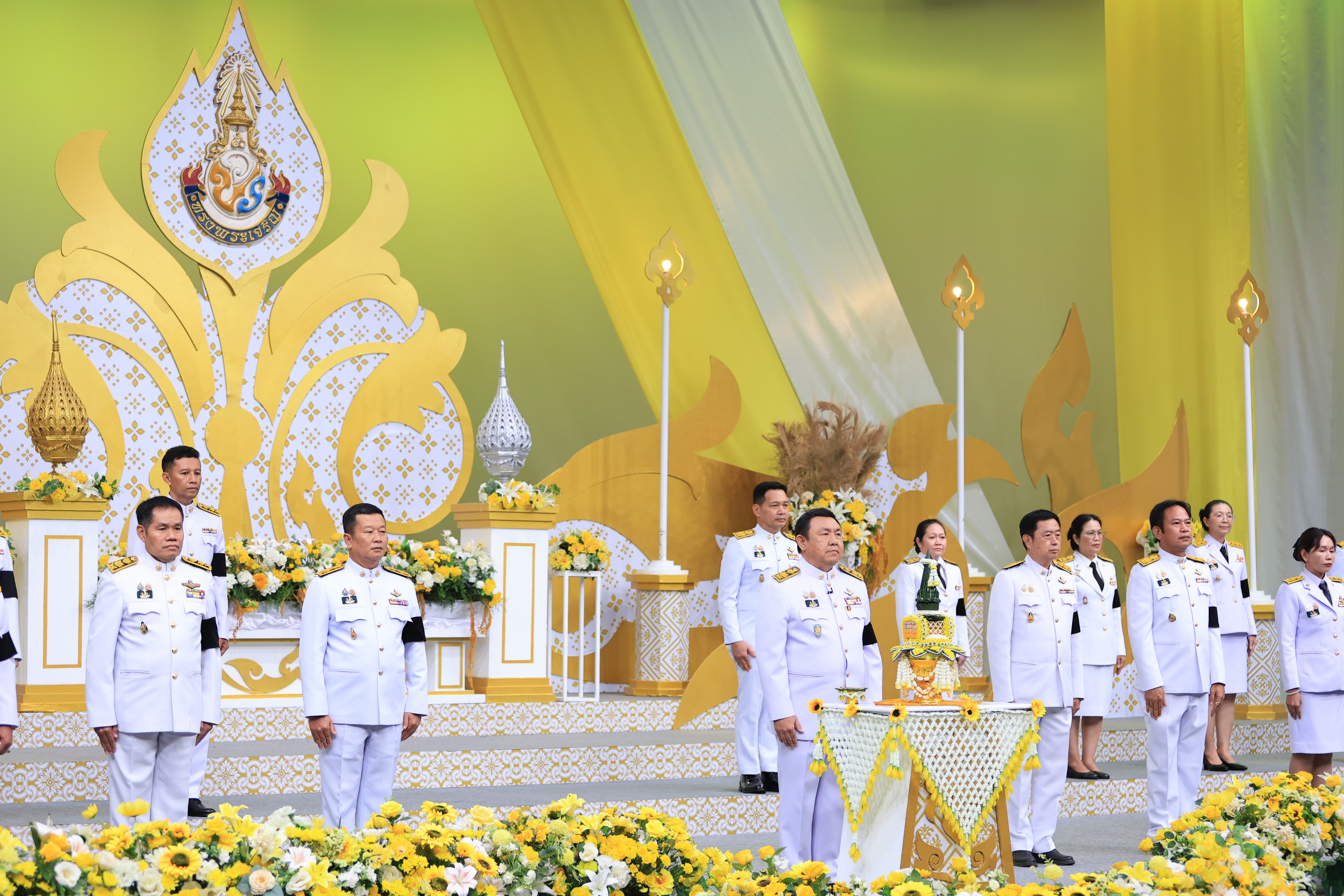 title - คณะผู้บริหาร ส.ป.ก. บันทึกเทปถวายพระพรชัยมงคล เนื่องในโอกาสมหามงคลเฉลิมพระชนมพรรษา 74 พรรษา พระบาทสมเด็จพระปรเมนทรรามาธิบดีศรีสินทร มหาวชิราลงกรณ พระวชิรเกล้าเจ้าอยู่หัว